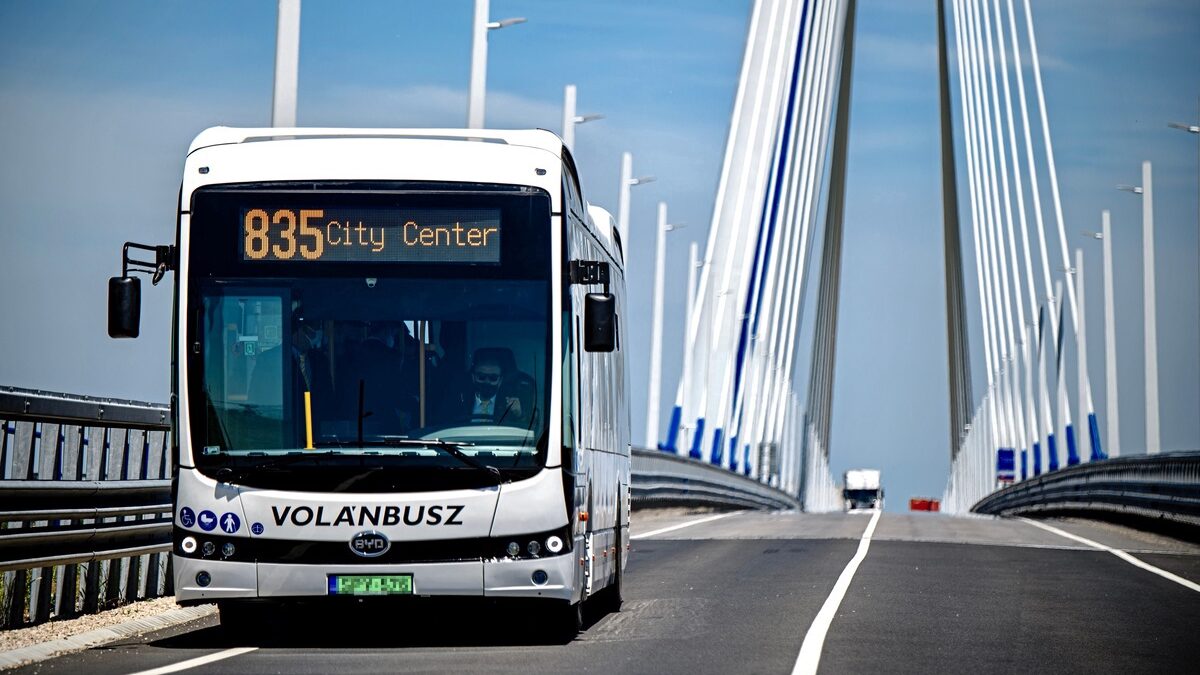 BYD dodá 48 elektrobusů maďarskému Volánbuszu