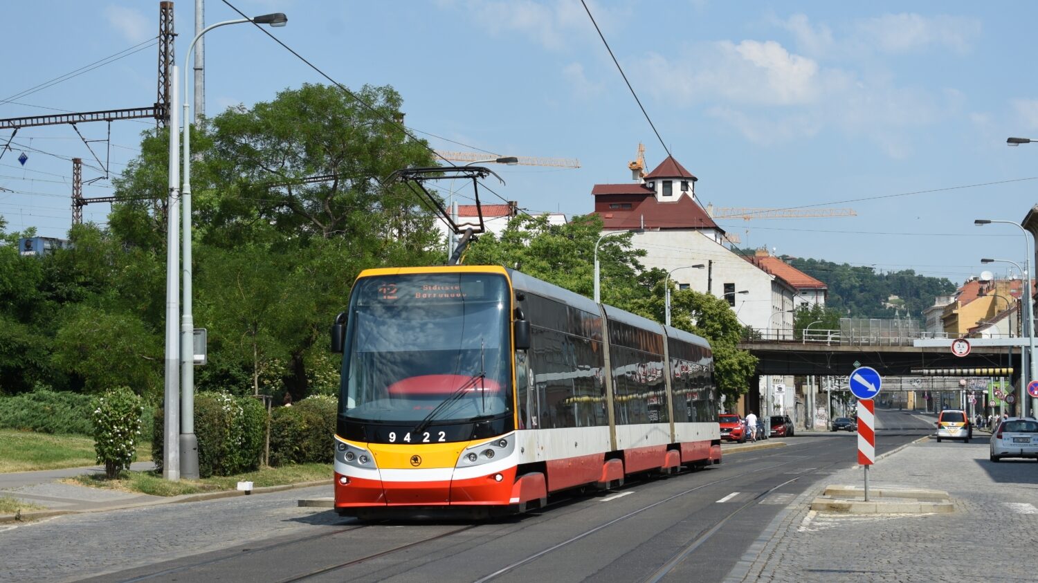 Nové hlášení by se v tramvajích a autobusech pražského DP a v systému PID mělo objevit již v příštím roce. (foto: Libor Hinčica)