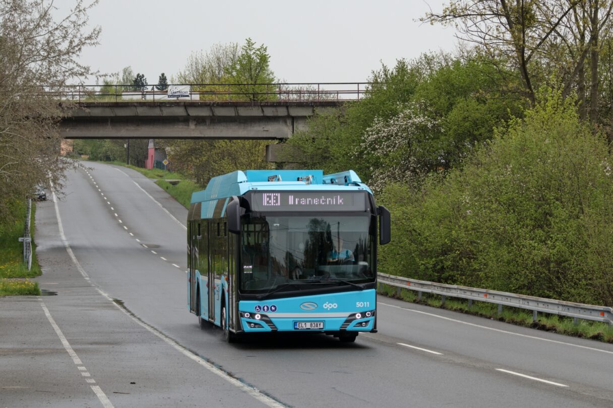 V Ostravě vyrazily do provozu první elektrobusy od Solarisu