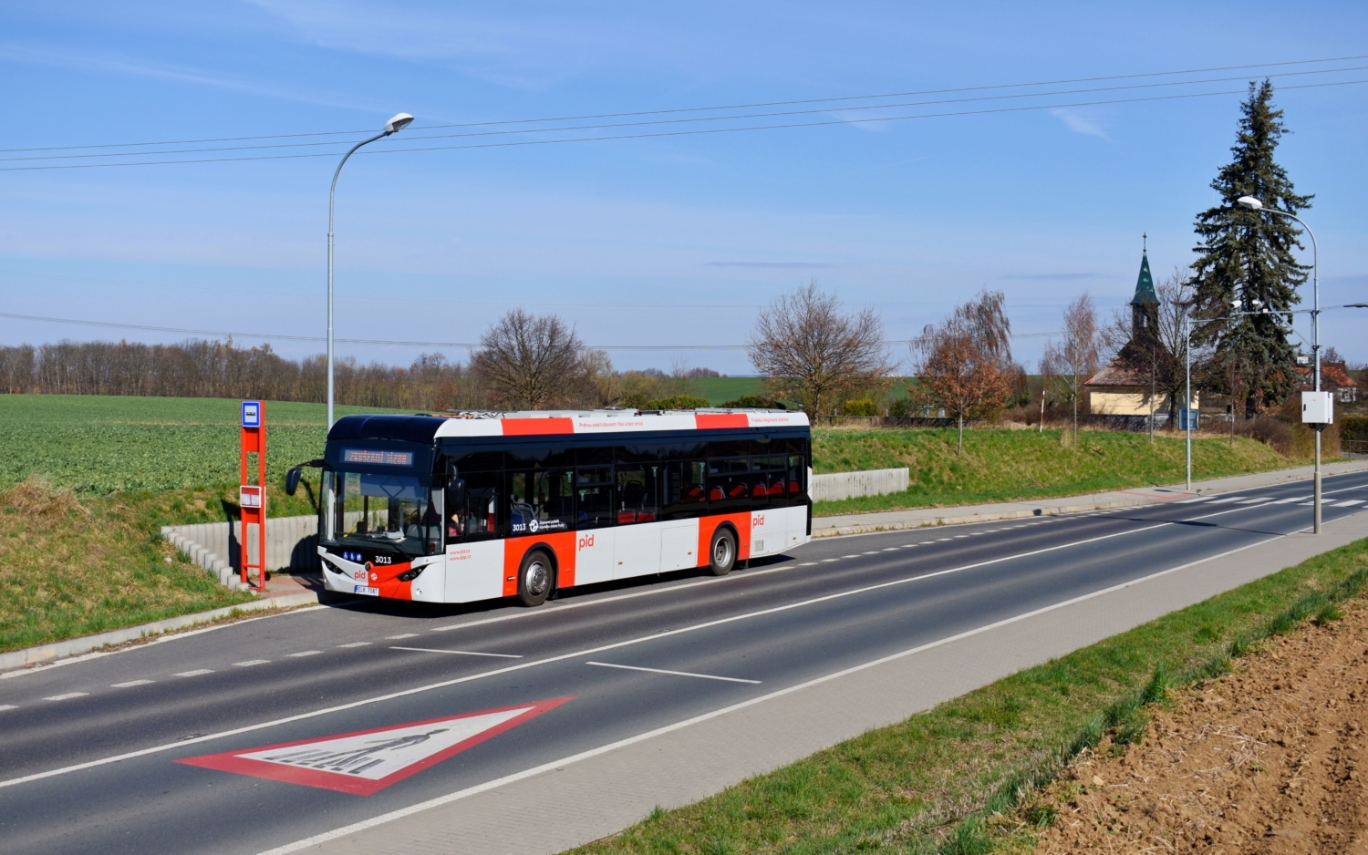 Elektrobus Škoda 36 BB E’CITY na zkušební jízdě v Říčanech-Pacově. (foto: Matěj Stach)