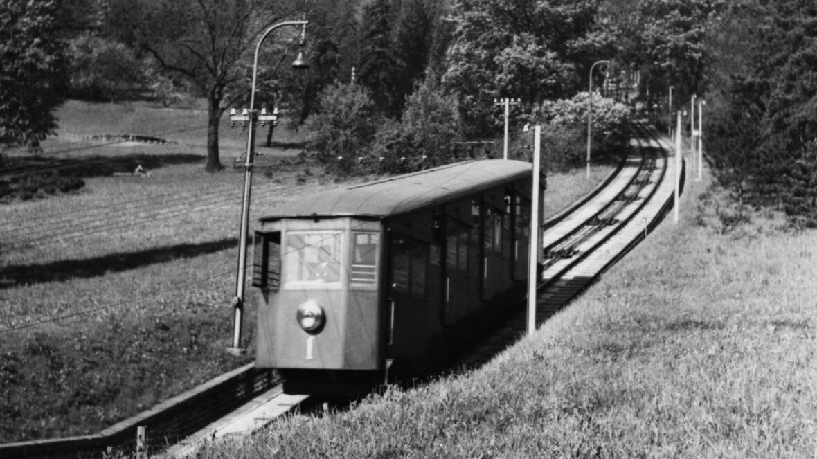 1936: Návrh na zřízení lanové dráhy na pražský Prosek