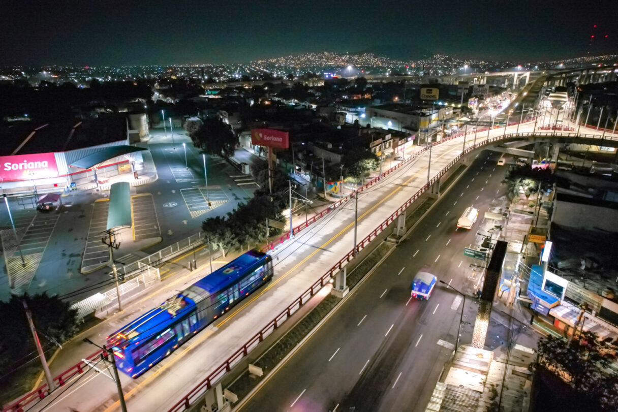 Nadzemní trolejbusový koridor v CDMX již s cestujícími