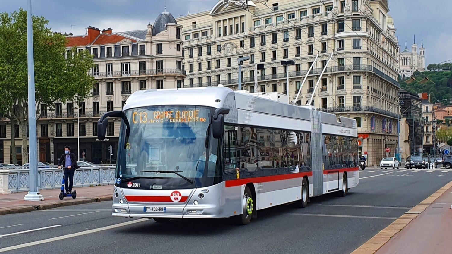 Do Lyonu již HESS od roku 2021 dodal 34 svých článkových trolejbusů, nyní naváže minimálně 80 dalšími. (zdroj: Wikipedia.org, autor: Neimedia)