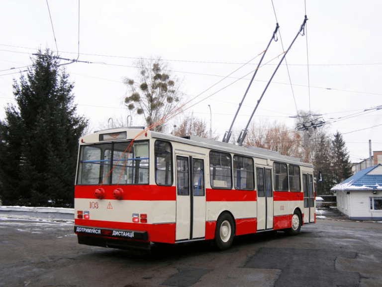 Retro trolejbus Škoda 14 Tr v ukrajinském Rivně | Československý Dopravák