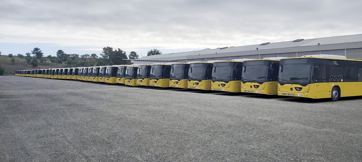Do Lisabonu a okolí bylo dodáno v posledních dvou letech opravdu velké množství nových autobusů Mercedes-Benz Conecto. Konkétně šlo o 633 vozů. (foto: Daimler Buses)  
