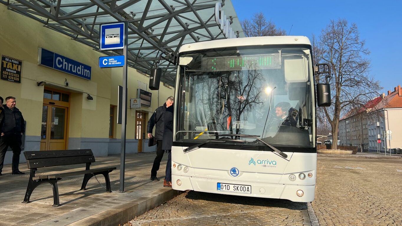 Nový přírůstek na MHD v Chrudimi – autobus Temsa MD9 LE, maskovaný obchodně na našem trhu jako Škoda D’City 9 LE. (foto: Arriva autobusy)