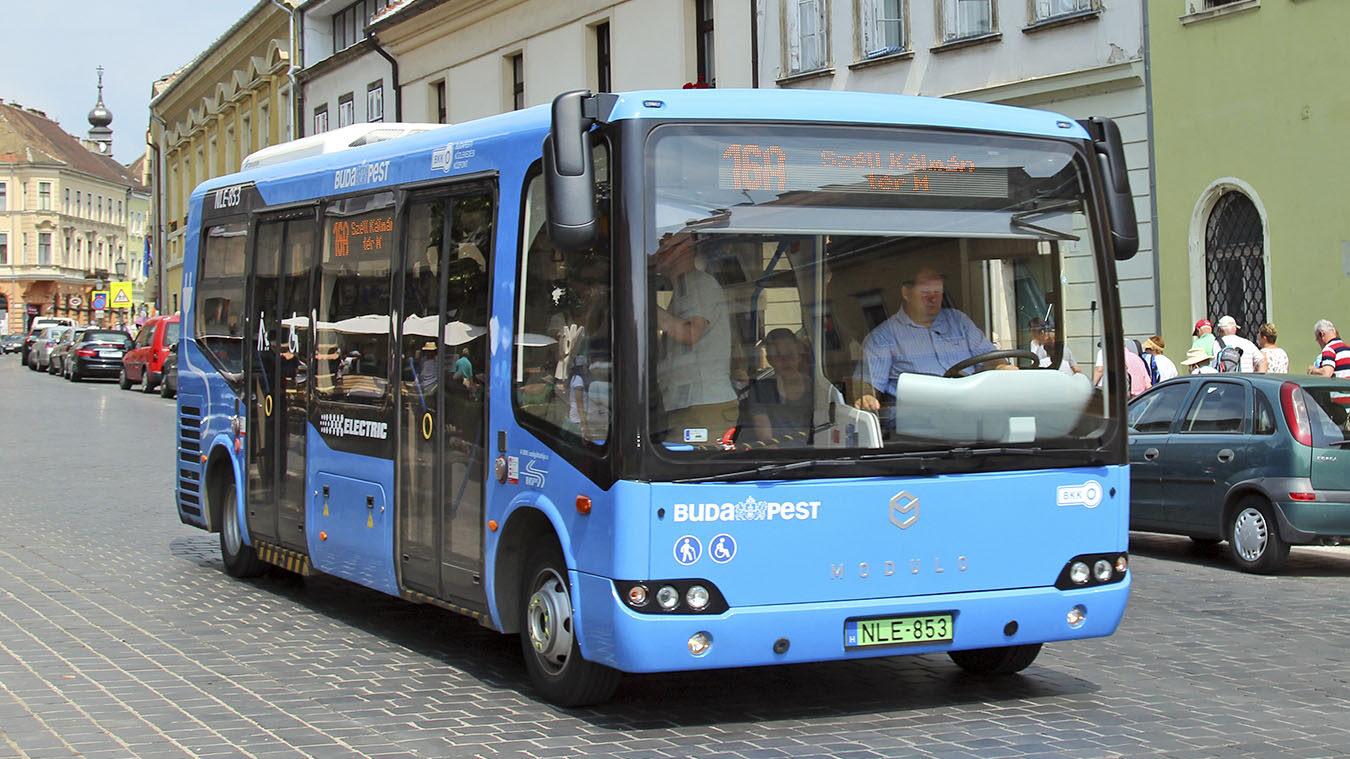 Z dvaceti elektrobusů Modulo dodaných v roce 2016 do Budapešti jezdí už jen 11 vozů. (zdroj: Wikipedia.hu)