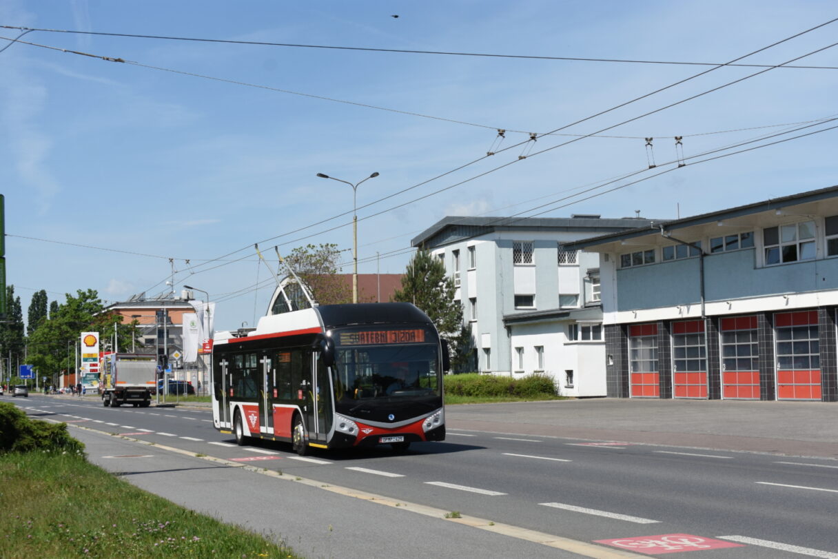 Pardubice vypsaly soutěž na 10 parciálních trolejbusů