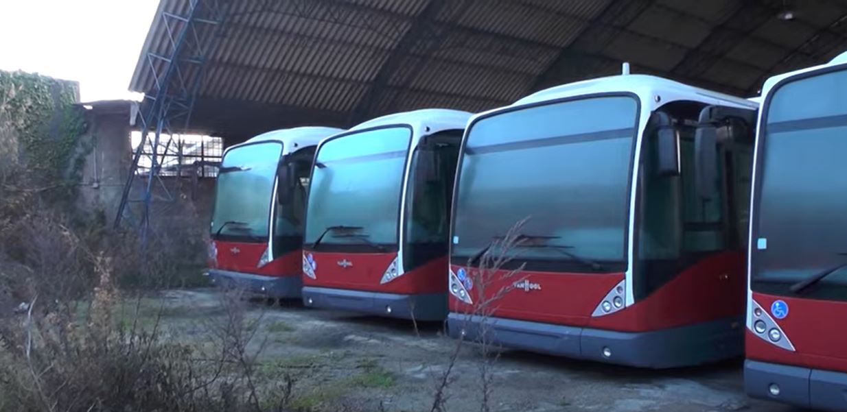 Odstavené trolejbusy v garáži dopravce Air. (foto: ITV online)