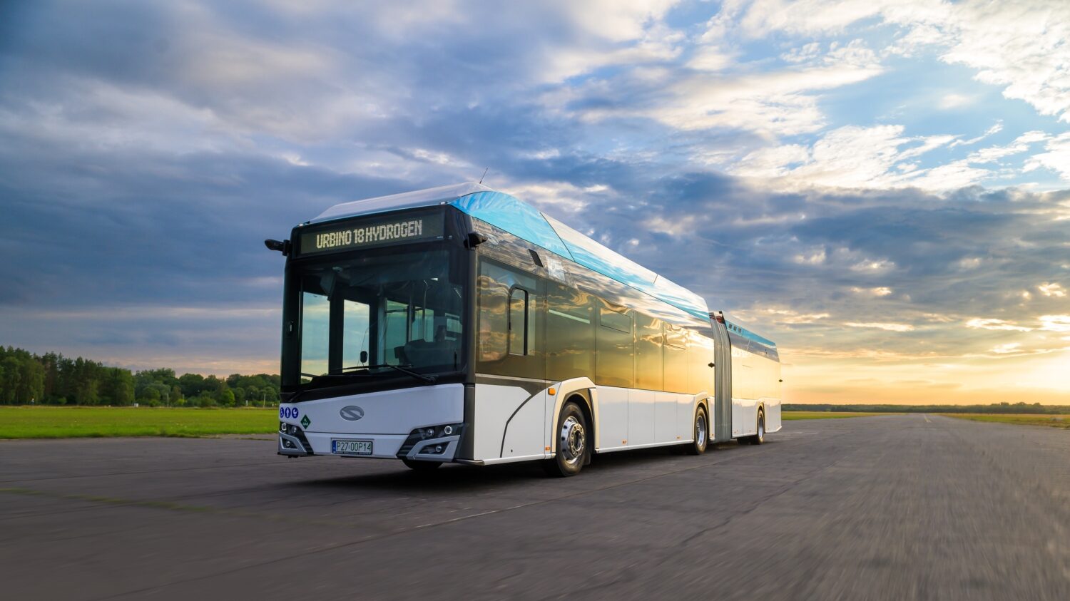 Autobus Solaris Urbino 18 Hydrogen na propagační fotografii výrobce. Model si odbyl svou premiéru v loňském roce. (foto: Solaris Bus & Coach)