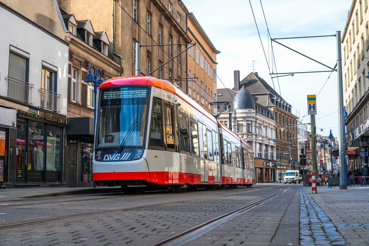 Nová tramvaj GT8ND z rodiny Flexity Classic v Duisburgu. (foto: DVG) 
