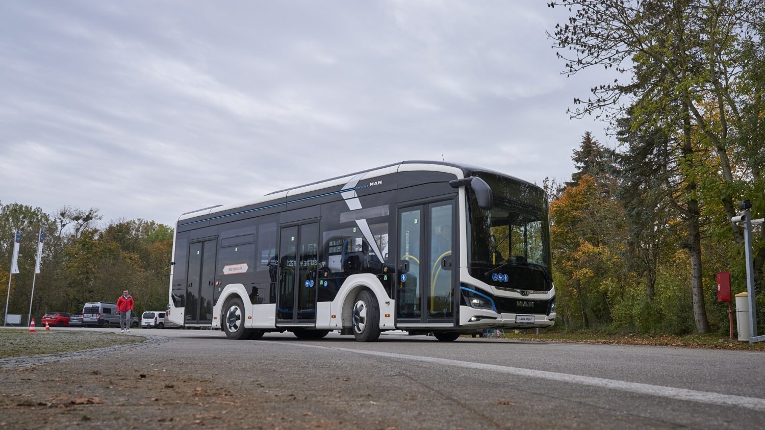 Předváděcí autobus MAN Lion’s City o délce 10,5 m na propagační fotografii výrobce. (foto: MAN Truck & Bus)