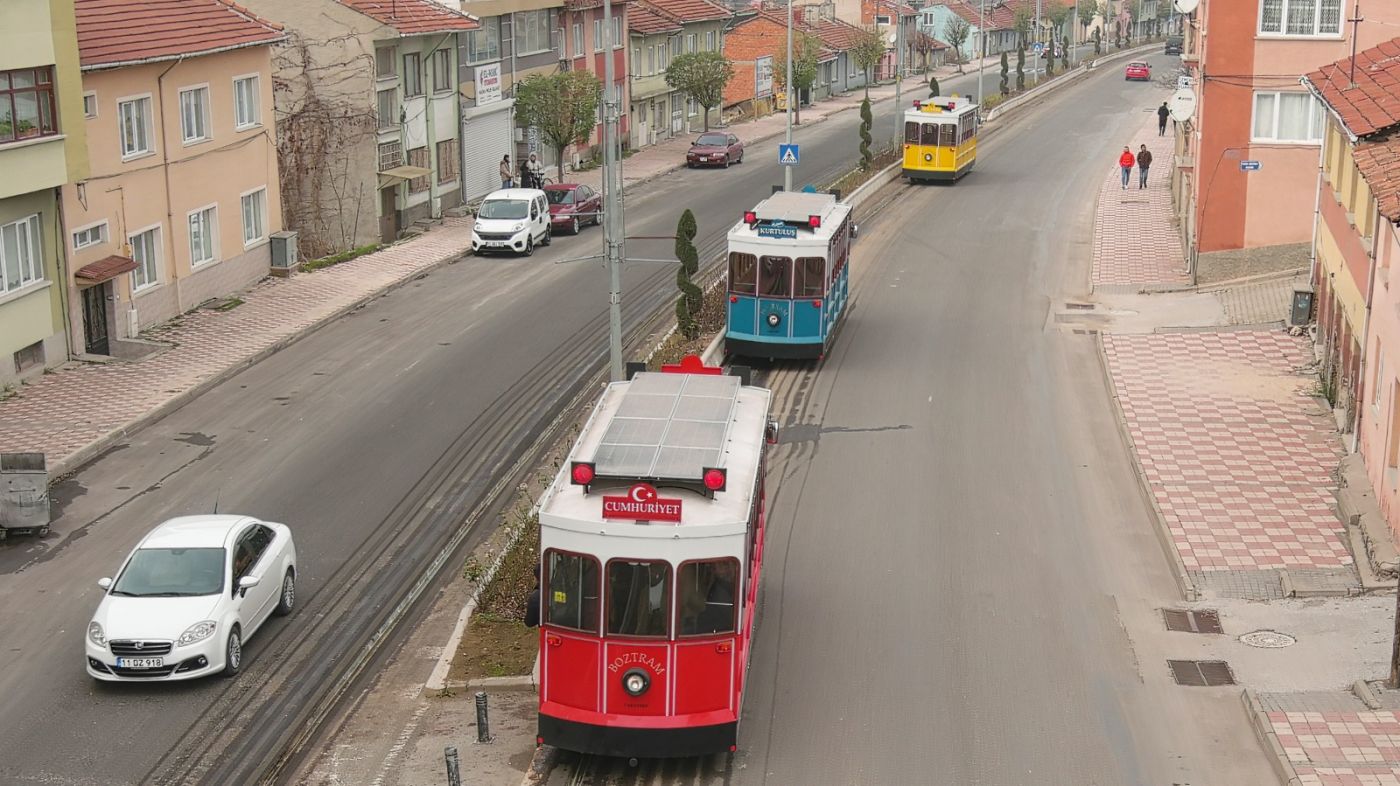Do města Bozüyük by mělo být dodáno pět vozů schopných provozu s vodicí kolejnicí. (foto: GARATREN)