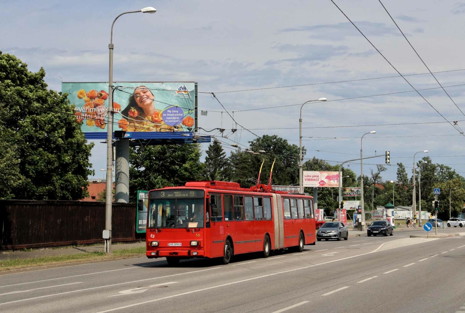 Nákup nových trolejbusů by měl udělat definitivní tečku za vozy Škoda 15 Tr i částí nejstarších nízkopodlažních vozů 25 Tr. (foto: Vojtěch Povolný) 