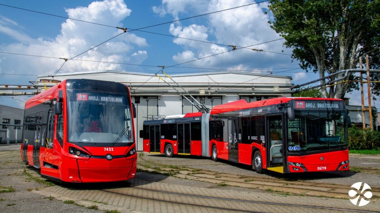Bratislava představila tramvaj Škoda 29T3 a svůj první parciální trolejbus