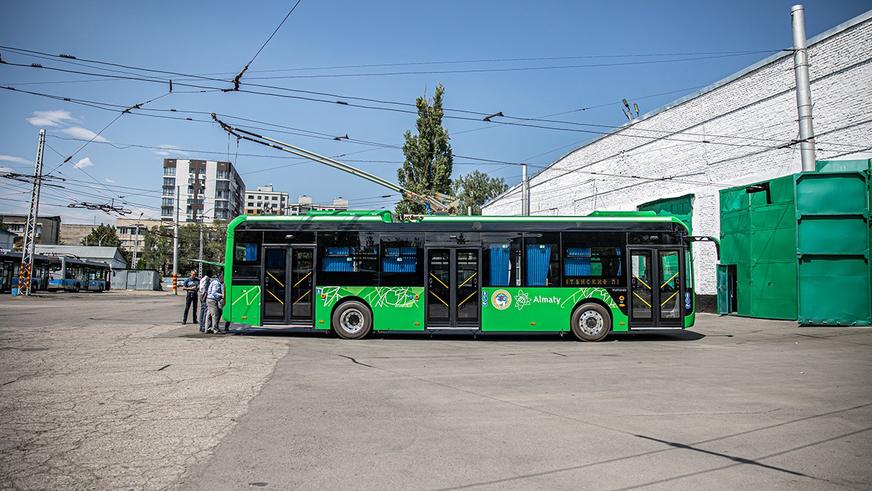 Do Almaty dorazil první nový trolejbus