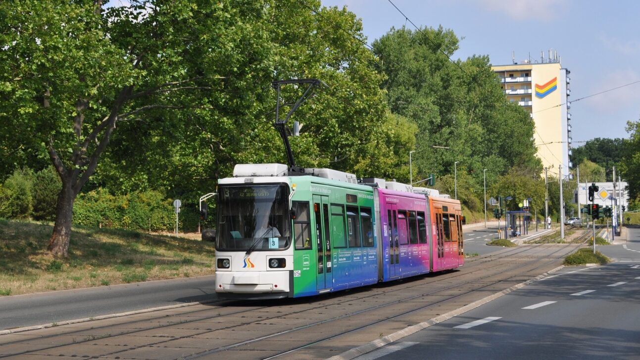 Tramvají typu GT6M-ZR bylo do Jeny dodáno celkem 33. Deset z nich by nyní měla odebrat polská Lodž. (foto: Bc. Josef Pernica)