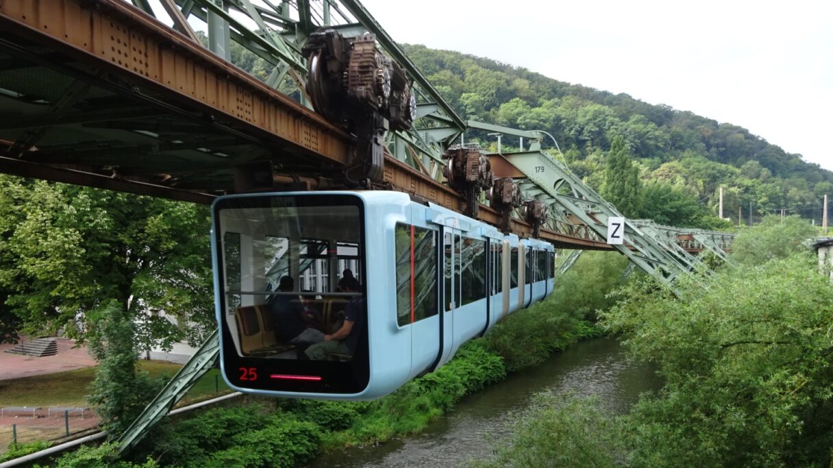 Wuppertalská Schwebebahn čtvrtým rokem pod ETCS