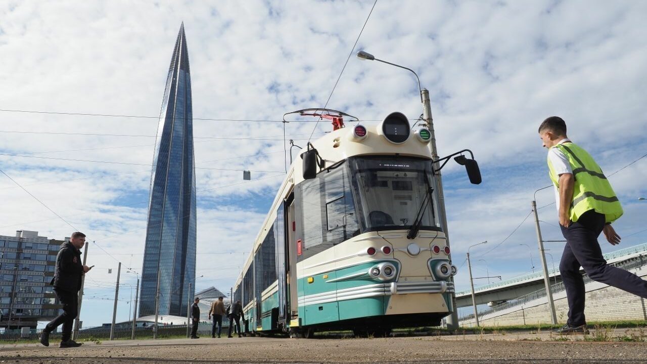 Uraltransmaš zahájil dodávky tramvají Dostojevskij do Petrohradu