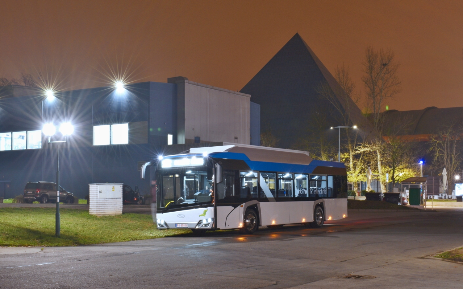 Solaris Urbino 12 electric čeká po skončení veletrhu CZECHBUS 2018 na odvoz do Polska. (foto: Matěj Stach)