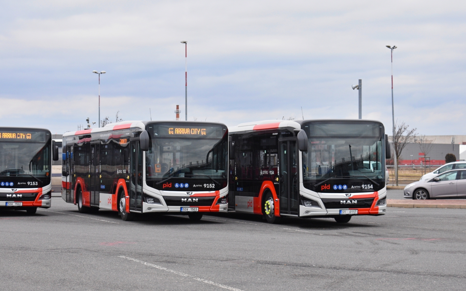 Slavnostní představení mild-hybridních autobusů z loňské dodávky se uskutečnilo v Letňanech. (foto: Matěj Stach)