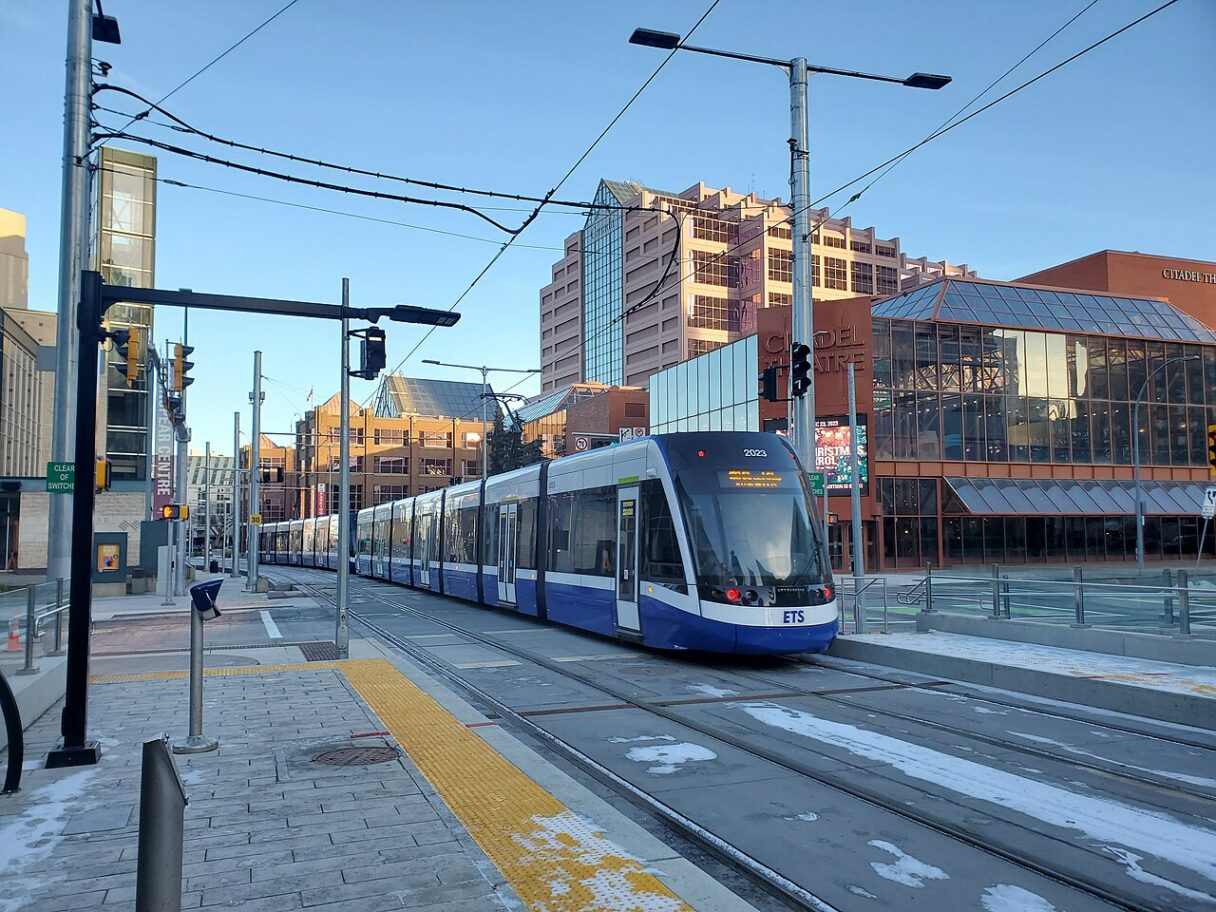 Edmonton se dočkal návratu tramvají