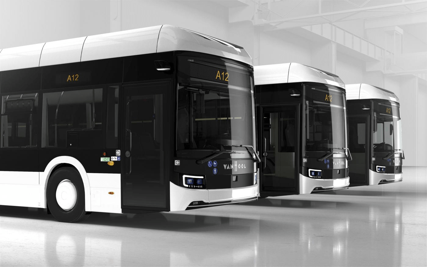 Nové vodíkové autobusy délky 12 m z produkce Van Hoolu měly být dodány v létě 2022, došly však teprve nyní.  Vozidla reprezentují klasický typ A12 nové generace. (foto: Van Hool)