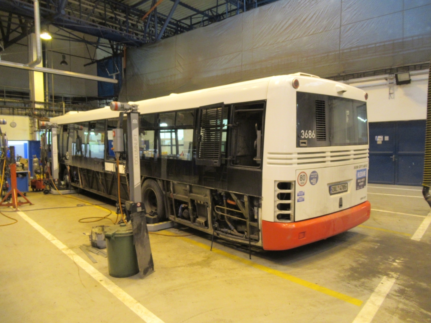 Na historickém autobuse SOR NB 12 již začala generální oprava. (zdroj: facebook Muzeum MHD Praha)