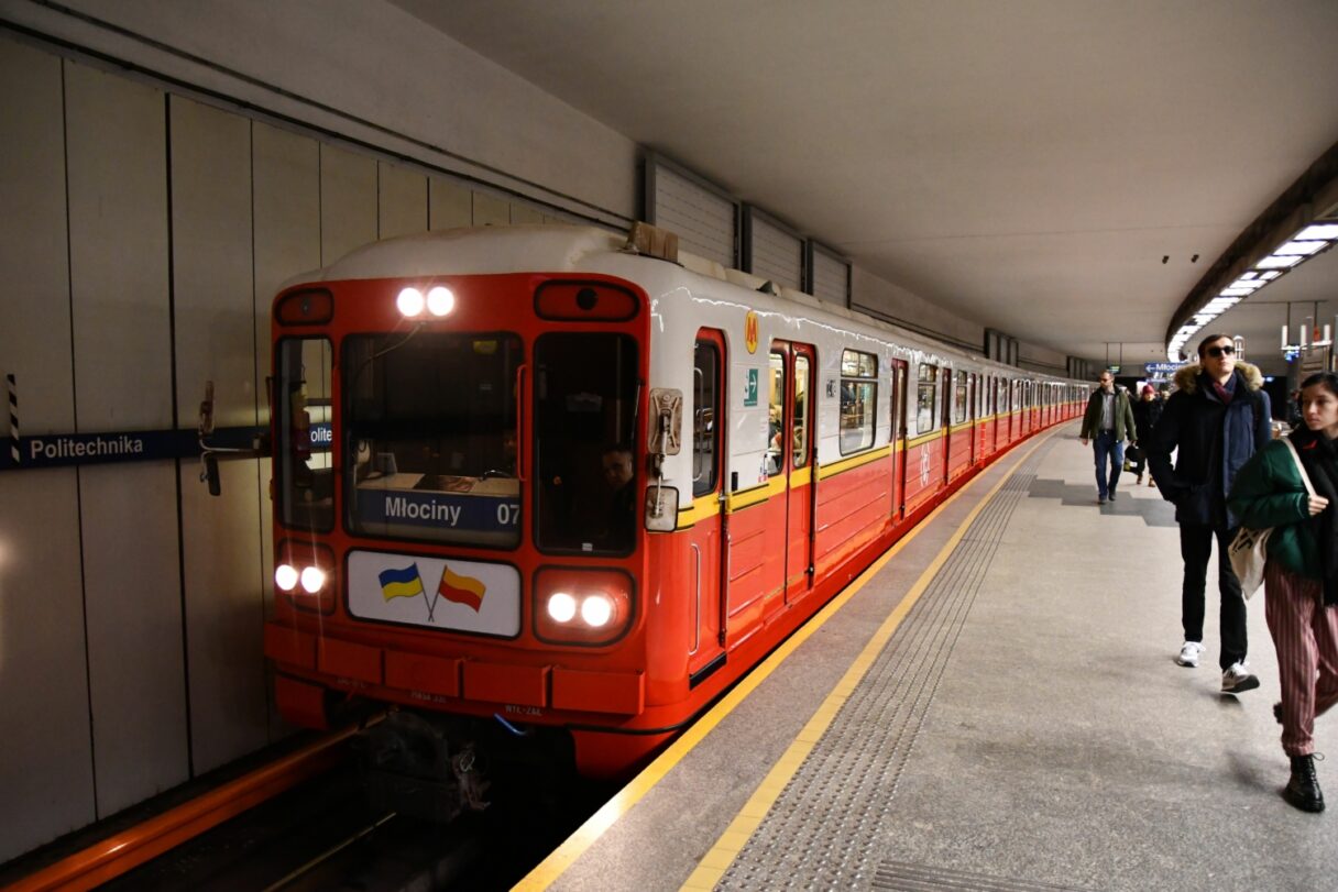 Ve Varšavě skončil provoz vlaků metra řady 81