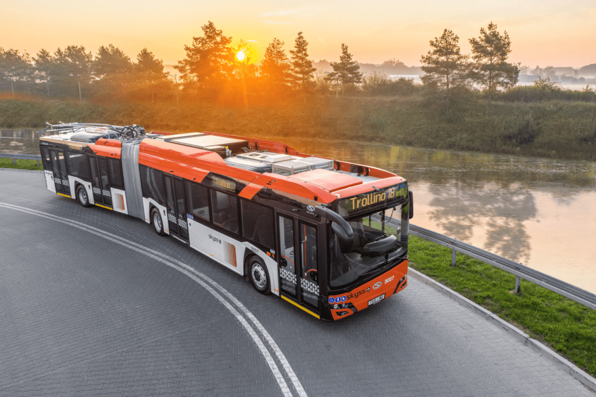 112 trolejbusů Trollino pro Janov bude mít výzbroj od Škody Electric
