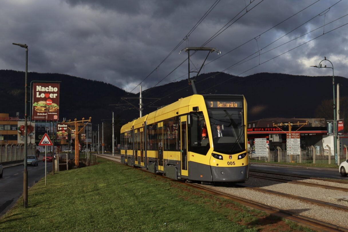 V Sarajevu vyjely s cestujícími tramvaje Stadler