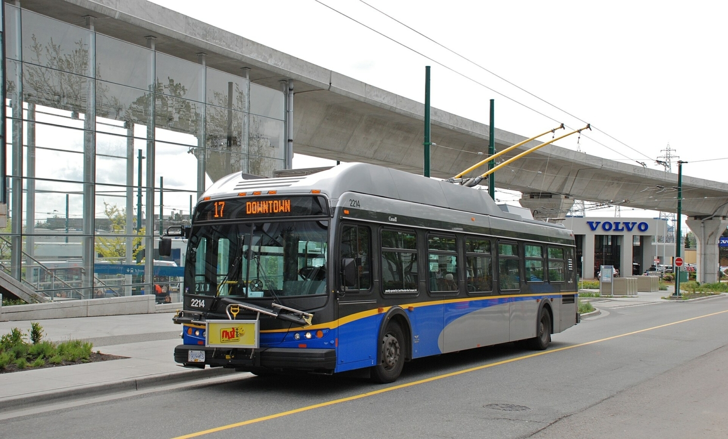 Jediný kanadský trolejbusový provoz poptává až 512 trolejbusů