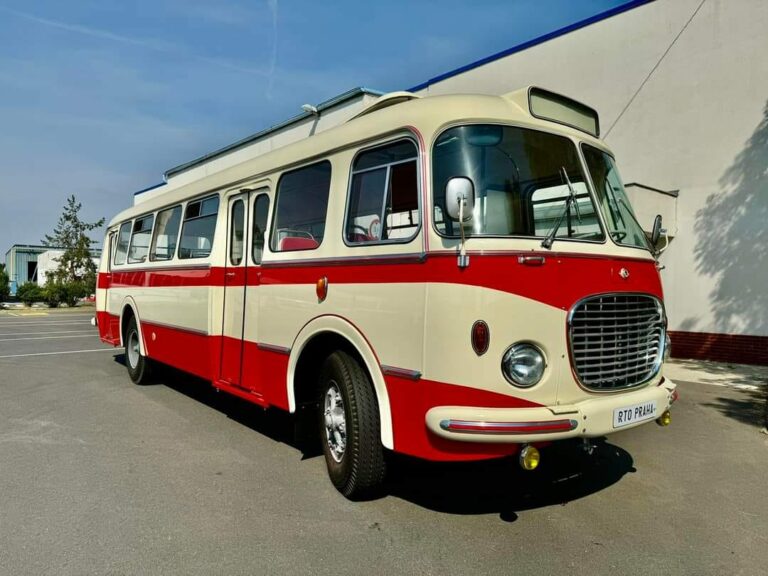 Praha zakoupila autobus Škoda 706 RTO pro retro provoz | Československý ...