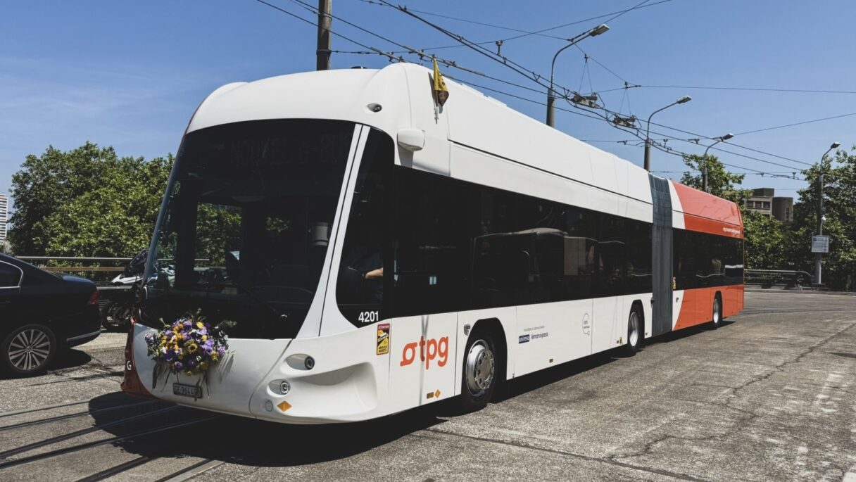 Ženeva obdržela první ze 119 ultrarychle nabíjených elektrobusů