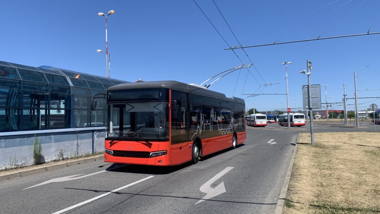 Trolejbus Bozankaya SNG 12T zahájil zkoušky bez cestujících