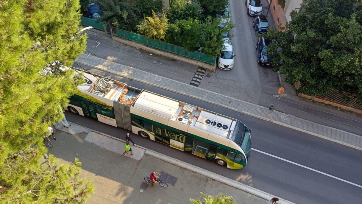 Další ostuda v Pescaře: trolejbusy v červenci nevyjely