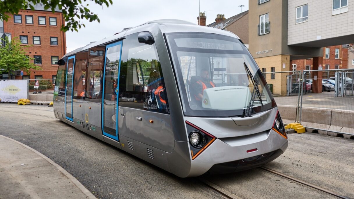 „Velmi lehká tramvaj“ v britském Coventry jezdila jen měsíc