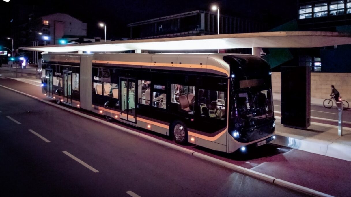 Metrobus s vodíkovými autobusy v Portu stále nejezdí