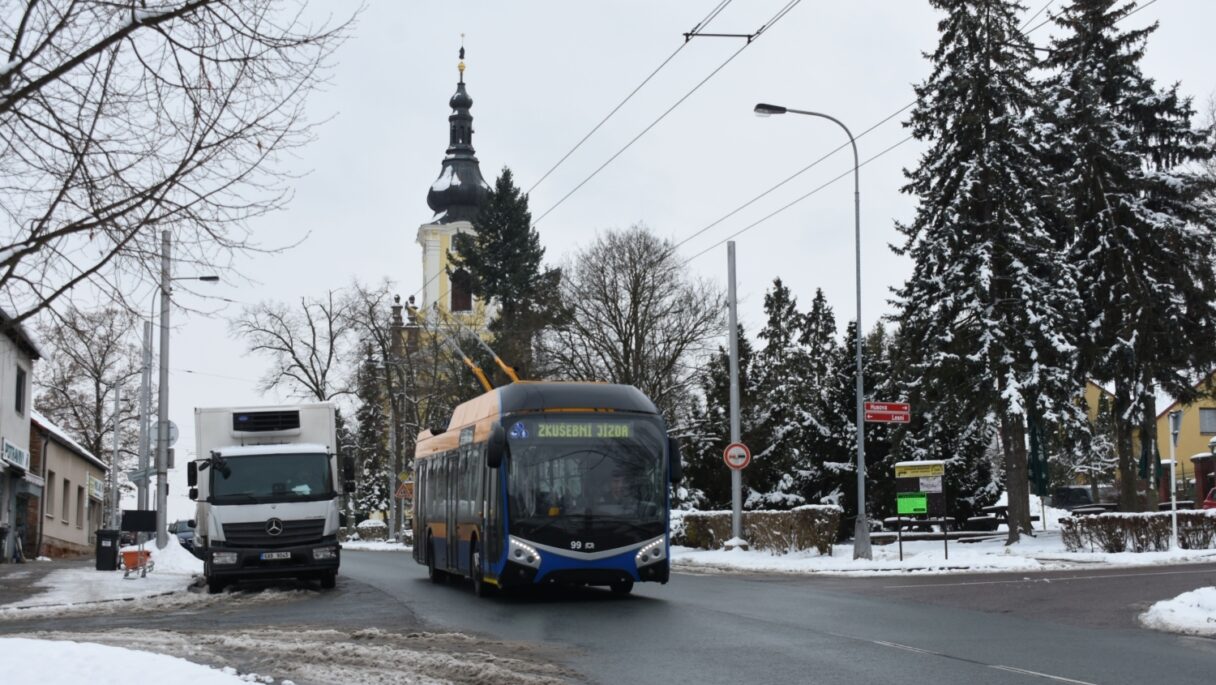 Autobusy místo pokuty. Zlín se dohodl se SORem