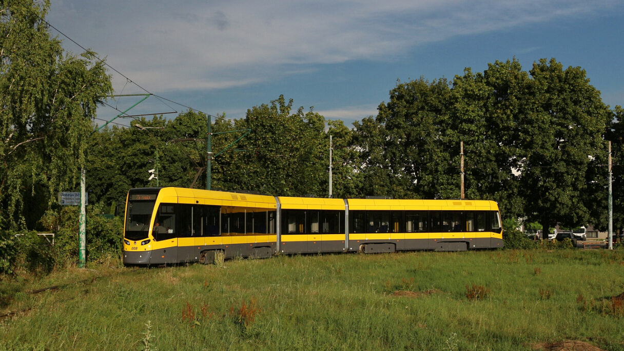 Flotila tramvají Stadler Tango v Sarajevu je kompletní