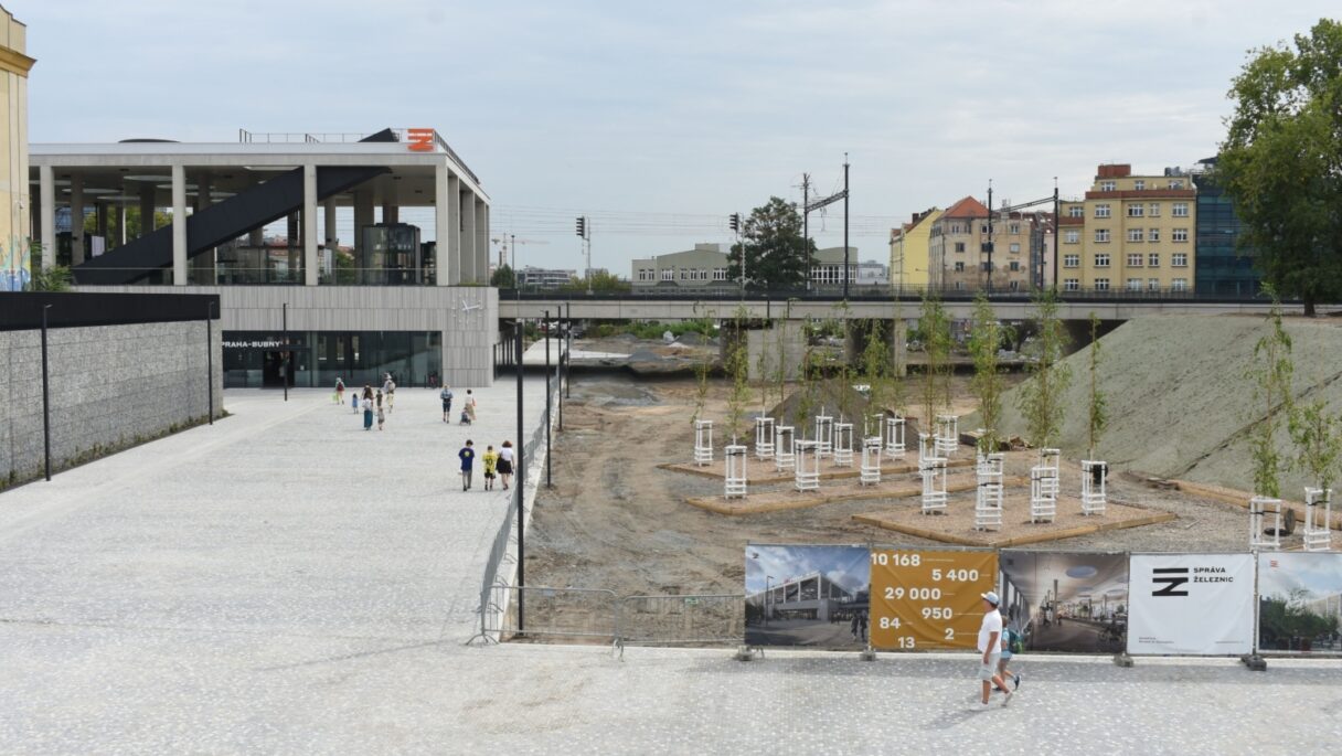 Tramvají přes nové nádraží Praha-Bubny – II. část