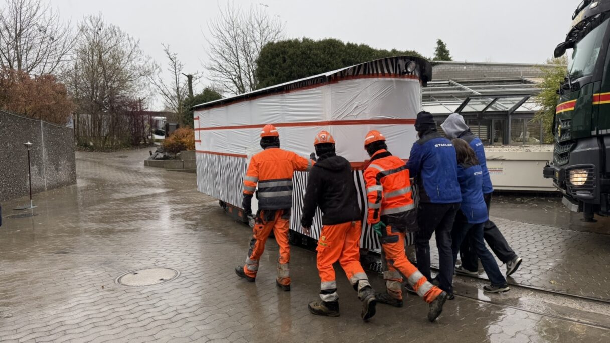Stadler dodal bateriovou tramvaj pro zoologickou zahradu