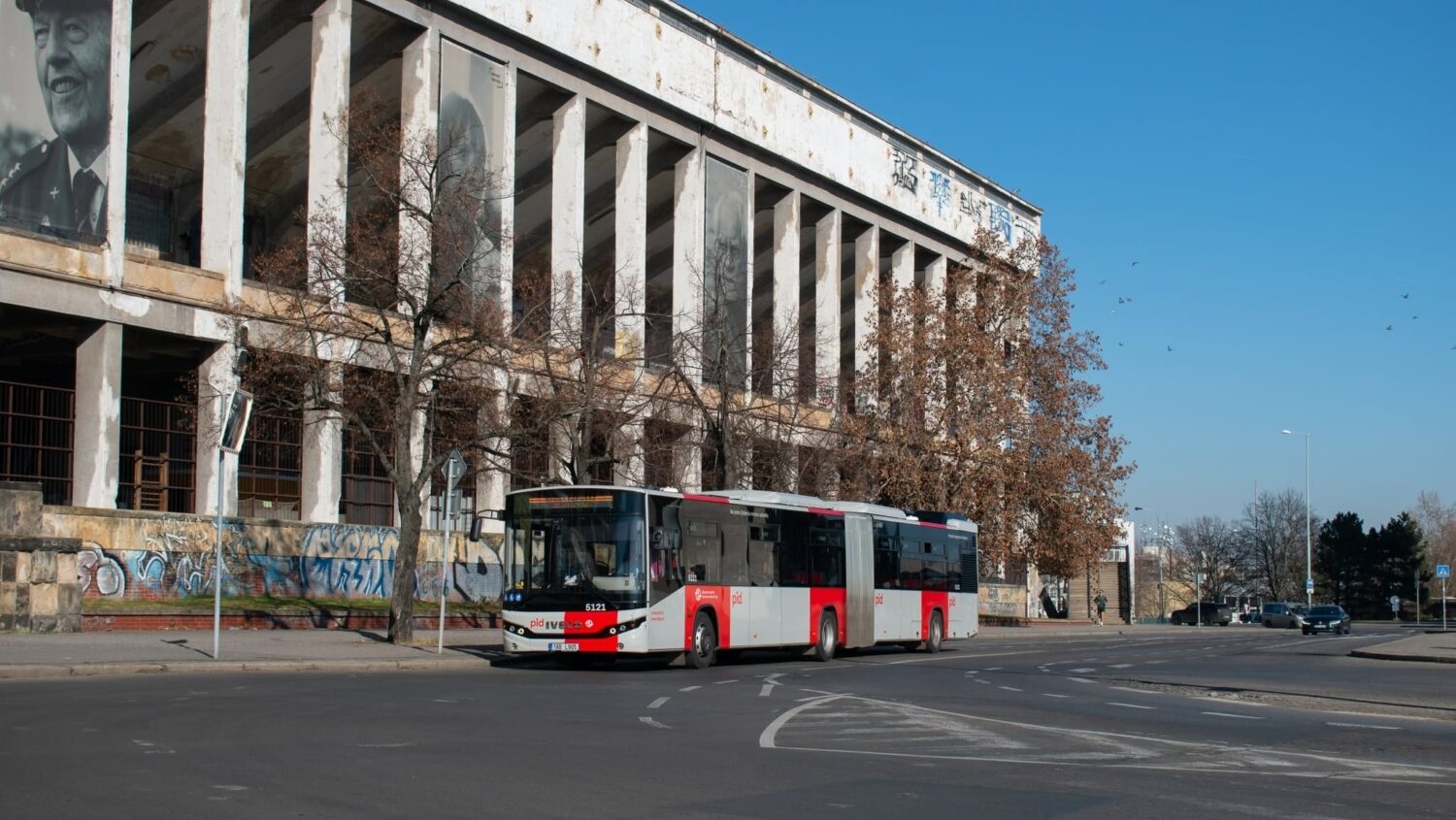 Praha koupí dalších 40 kloubových Streetwayů