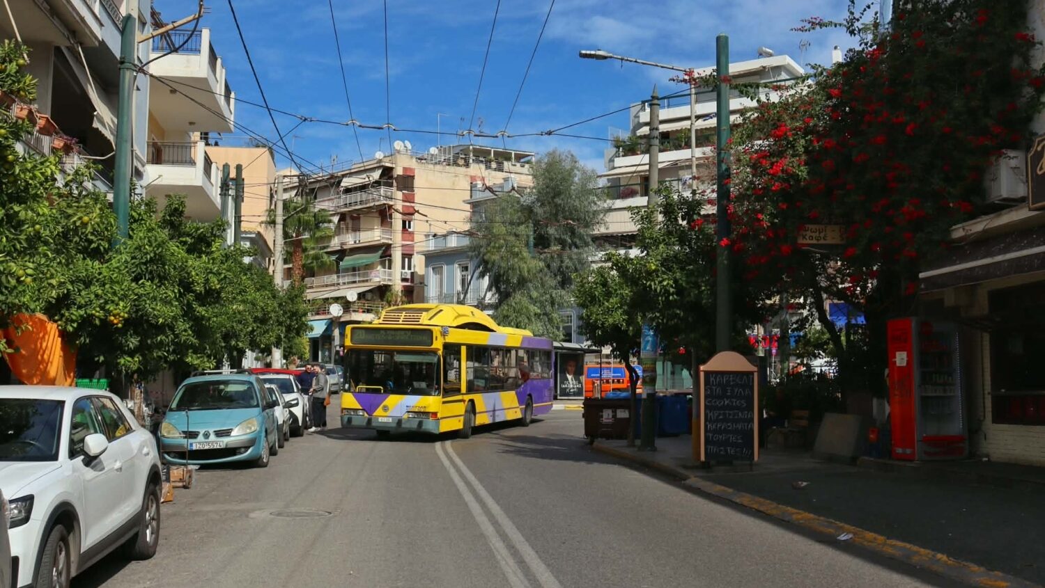 Začíná demontáž trolejbusové sítě v Athénách. Přežít má jen torzo