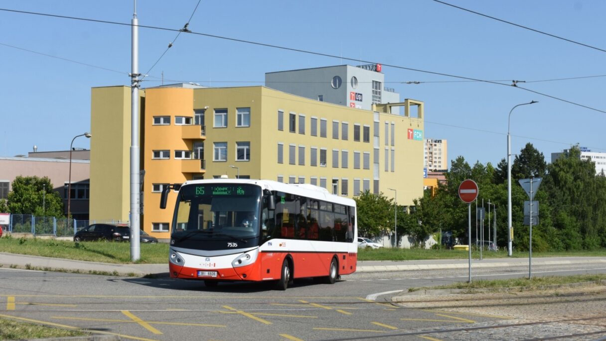 Vyrobeny před podpisem smlouvy. Brno zařadilo poslední vozy SOR ICN 9,5