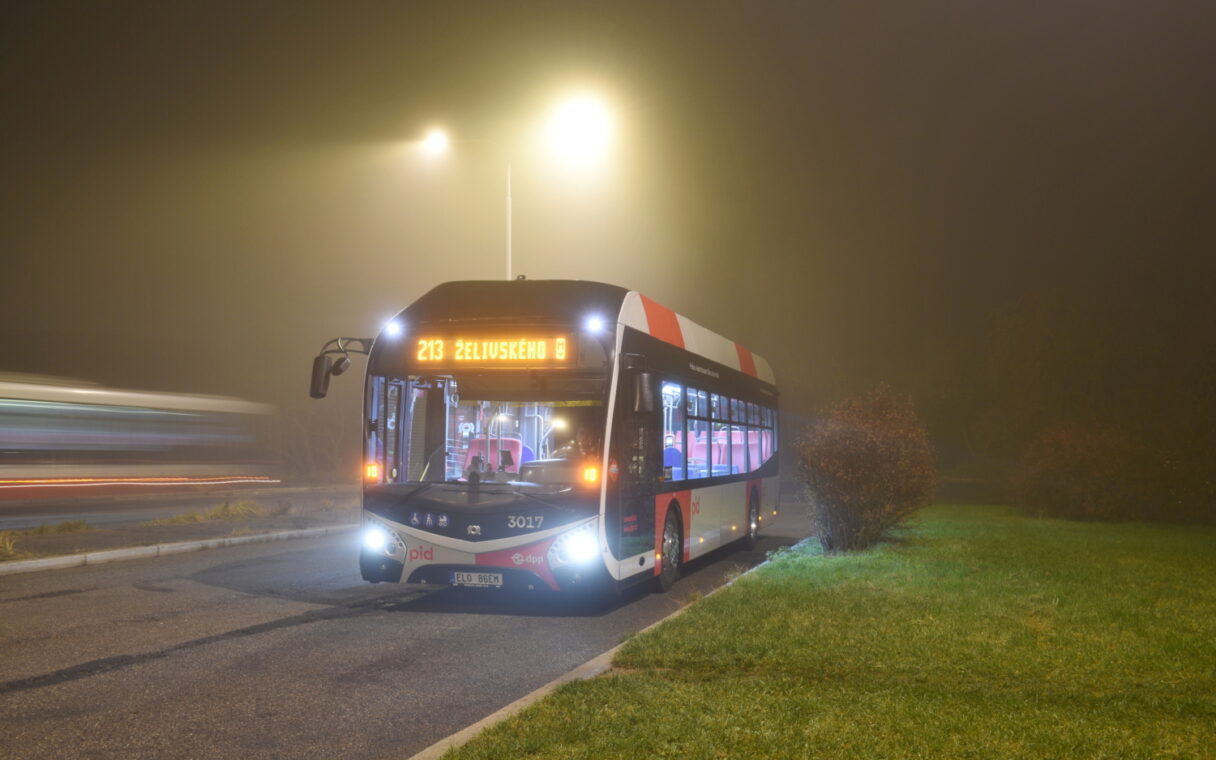 První ze sta. Vyjely pražské vozy SOR NS 12 electric