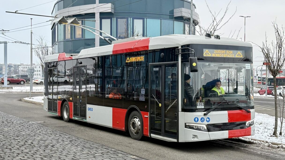 Pražský trolejbus Bozankaya SNG 12T vyjel poprvé do ulic