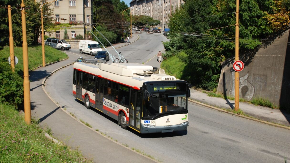 Jihlava daruje 11 trolejbusů Škoda 26 Tr na Ukrajinu