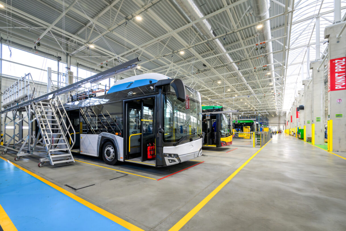 O čtvrtinu vyšší kapacita. Solaris otevřel závod ve Środě Wielkopolské