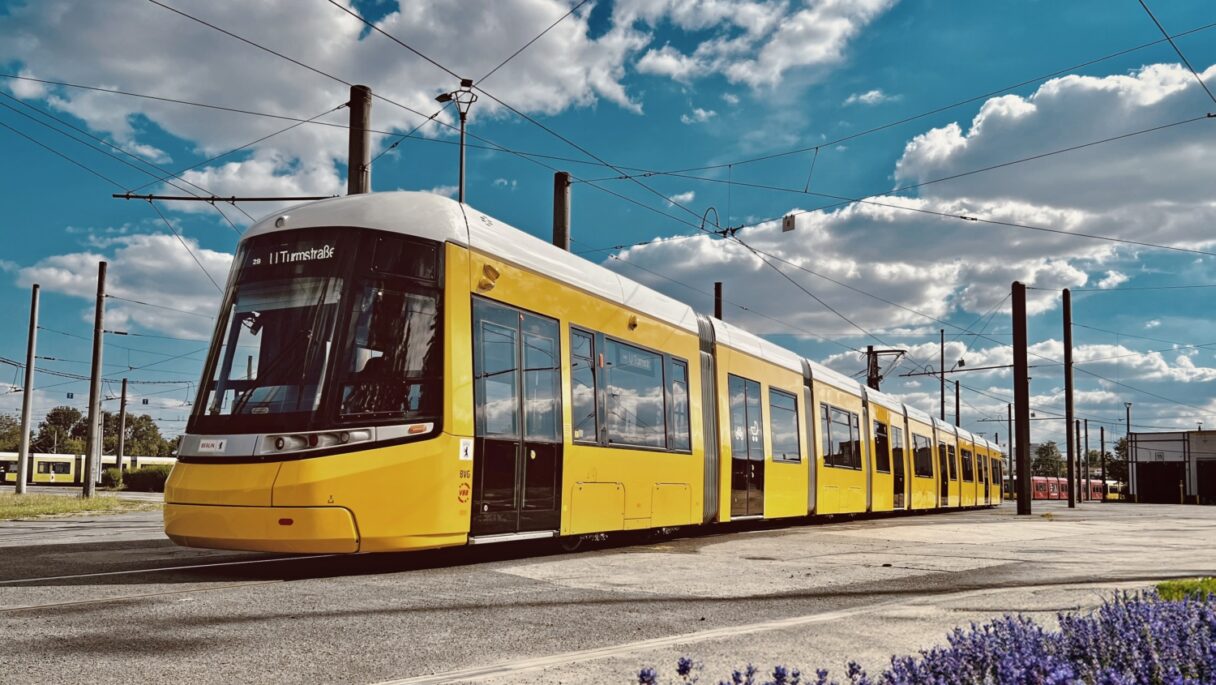 Berlín se konečně dočká. Nové tramvaje svezou poprvé cestující